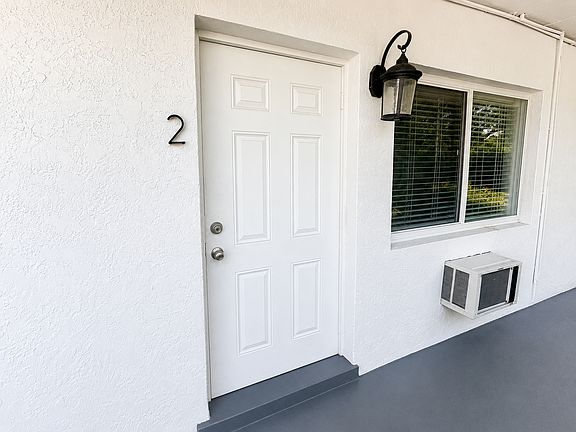 2nd image of 701 SW 14th Ave APT 2