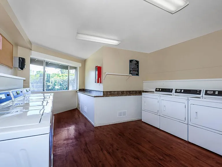 Pacific View Apartment Homes — Photo 12