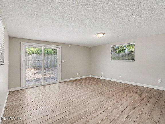 3rd image of 5715 HILLMAN Drive