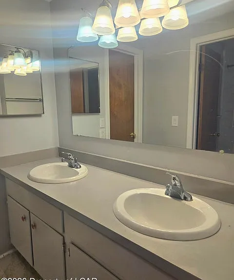 104 Haverford Dr — Photo 11