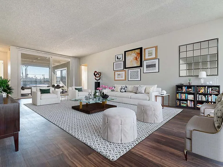 Park Avenue Apartments — Photo 4