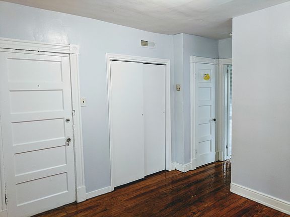 5th image of 3023 Ellwood Ave APT D