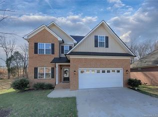 545 Weyburn Dr NW, Concord, NC 28027