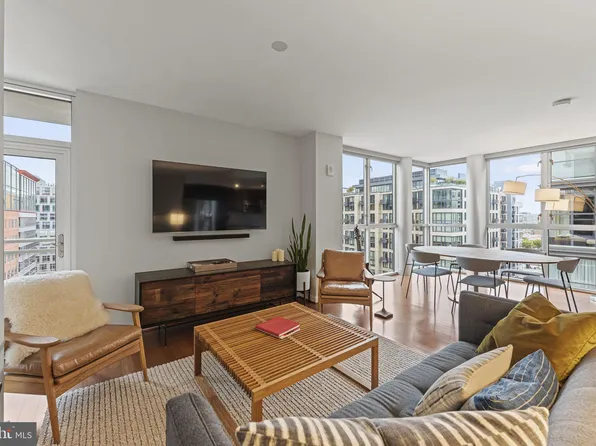 1025 1st St SE APT 1006, Washington, DC 20003
