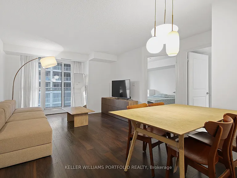 35 Bastion St #1120 — Photo 8