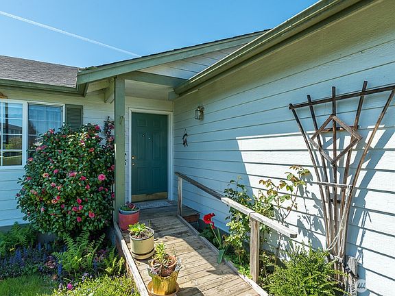 2nd image of 13810 52nd Avenue NE