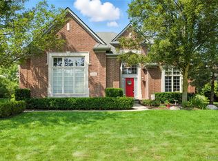 1221 Letica Dr, Rochester, MI 48307