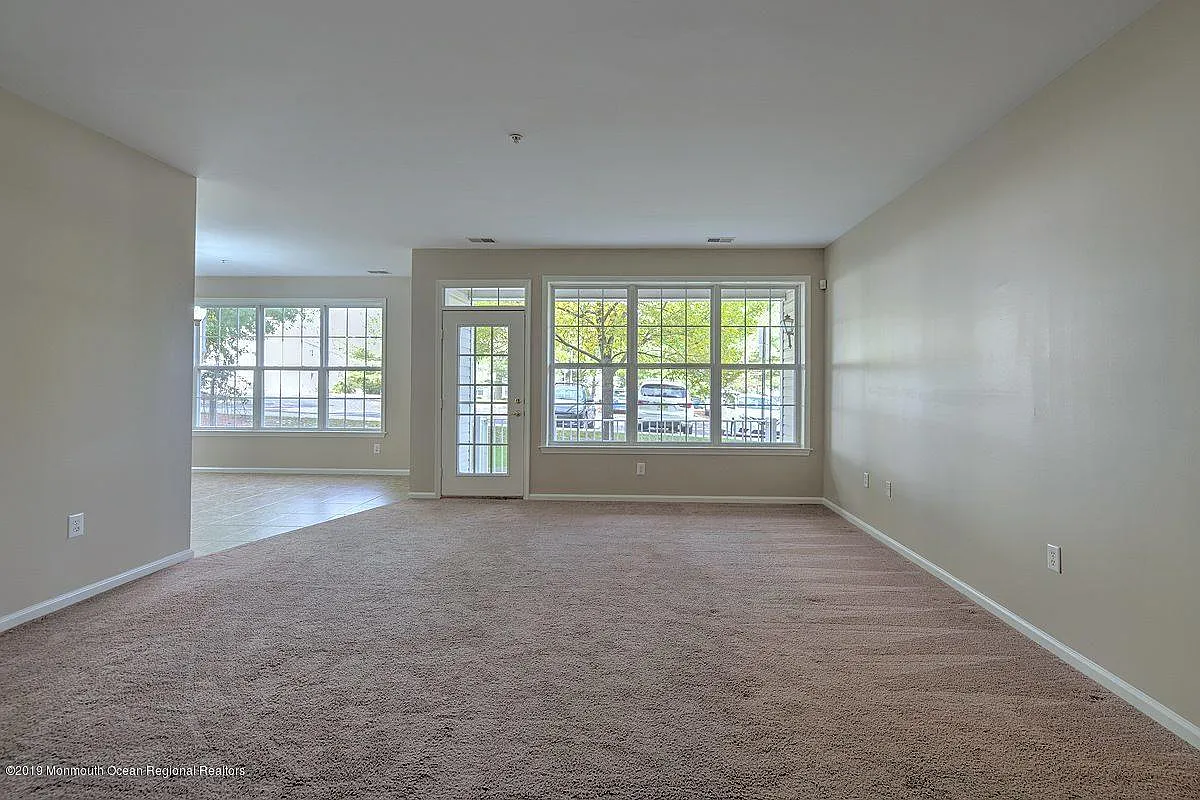 2 bed, 1592 sqft, $3,000 — Photo 2