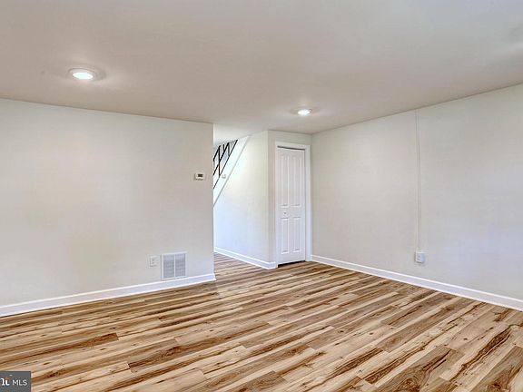 3rd image of 2711 Yarnall Rd