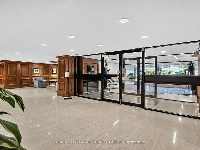 530 Laurier Ave W #1907 — Photo 3