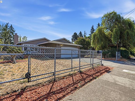 3rd image of 6518 SE 93rd Ave
