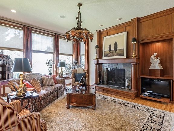5th image of 1113 Glen Oaks Dr