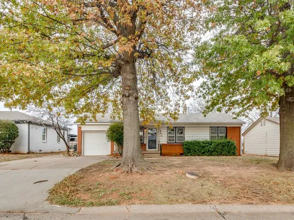 5345 NW 44th St, Warr Acres, OK 73122