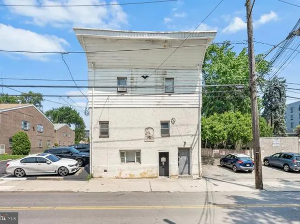 422 Fountain St, Philadelphia, PA 19128