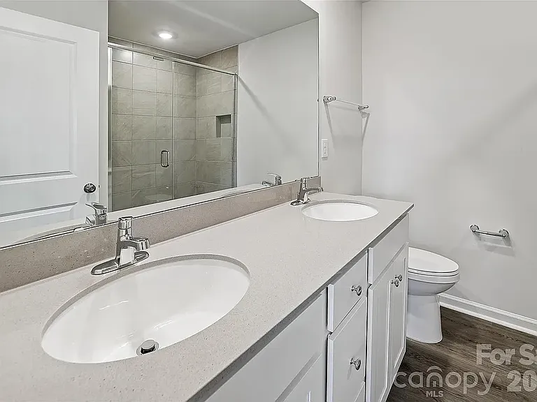 520 Bond St — Photo 18