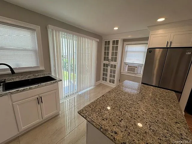 277 Jackson Ave — Photo 8