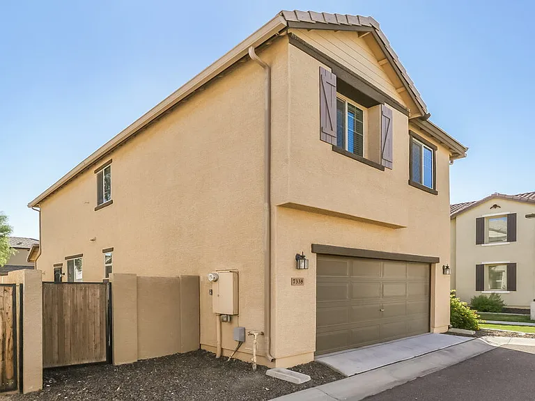 7338 W Cambridge Ave — Photo 17