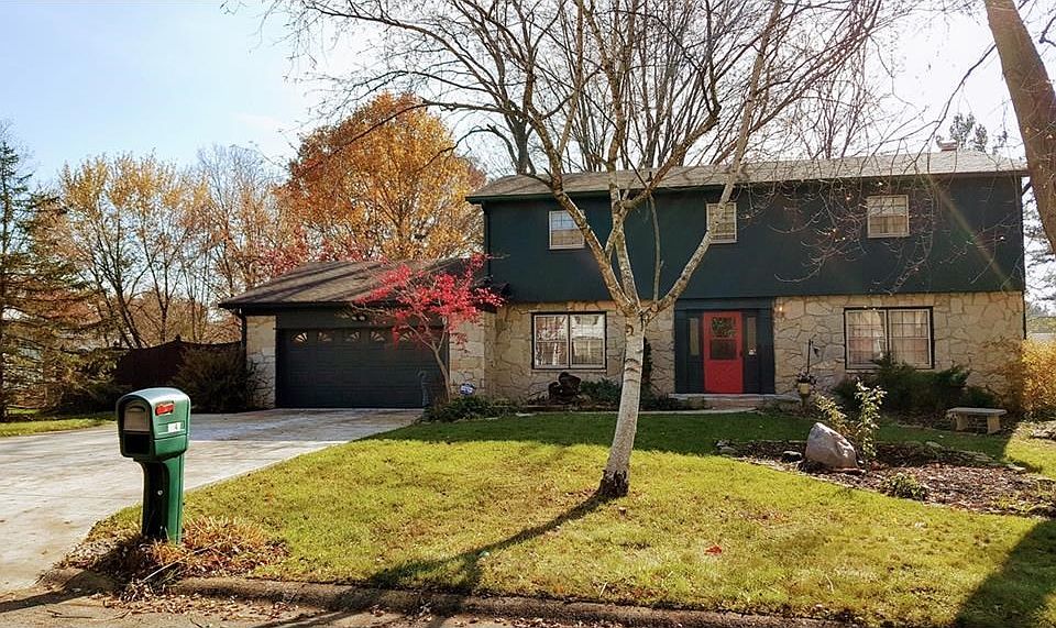 Front of this huge 4 bedrooms home in primary location. And look at that driveway. Seller paid 10K for concrete work in 2015.