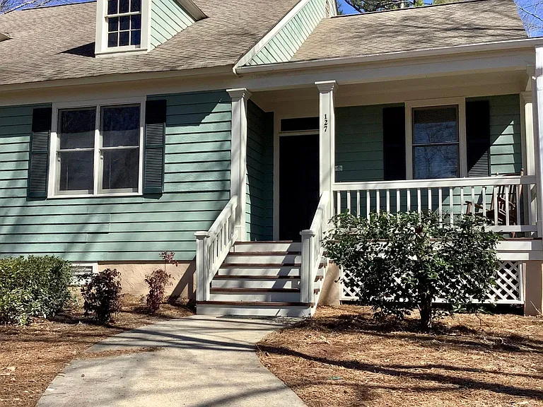 127 Woodcrest Dr — Photo 3