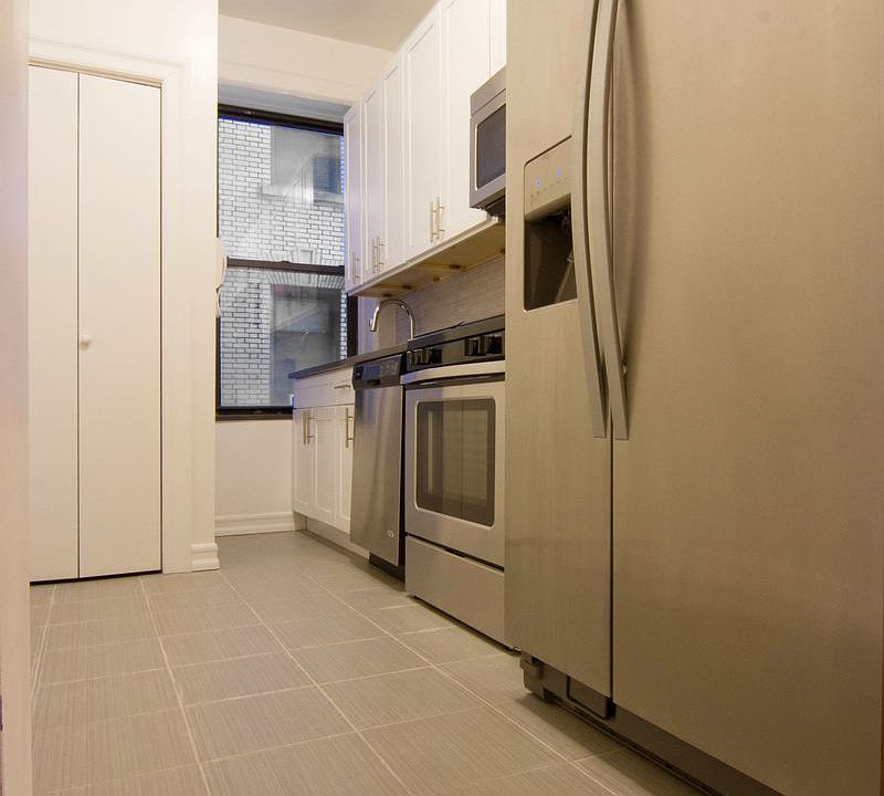 1st image of 162 W 54th St APT 5B