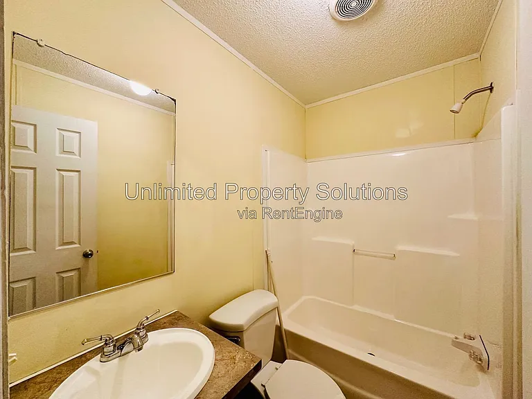 9765 Old Mill Rd NE #101 — Photo 12
