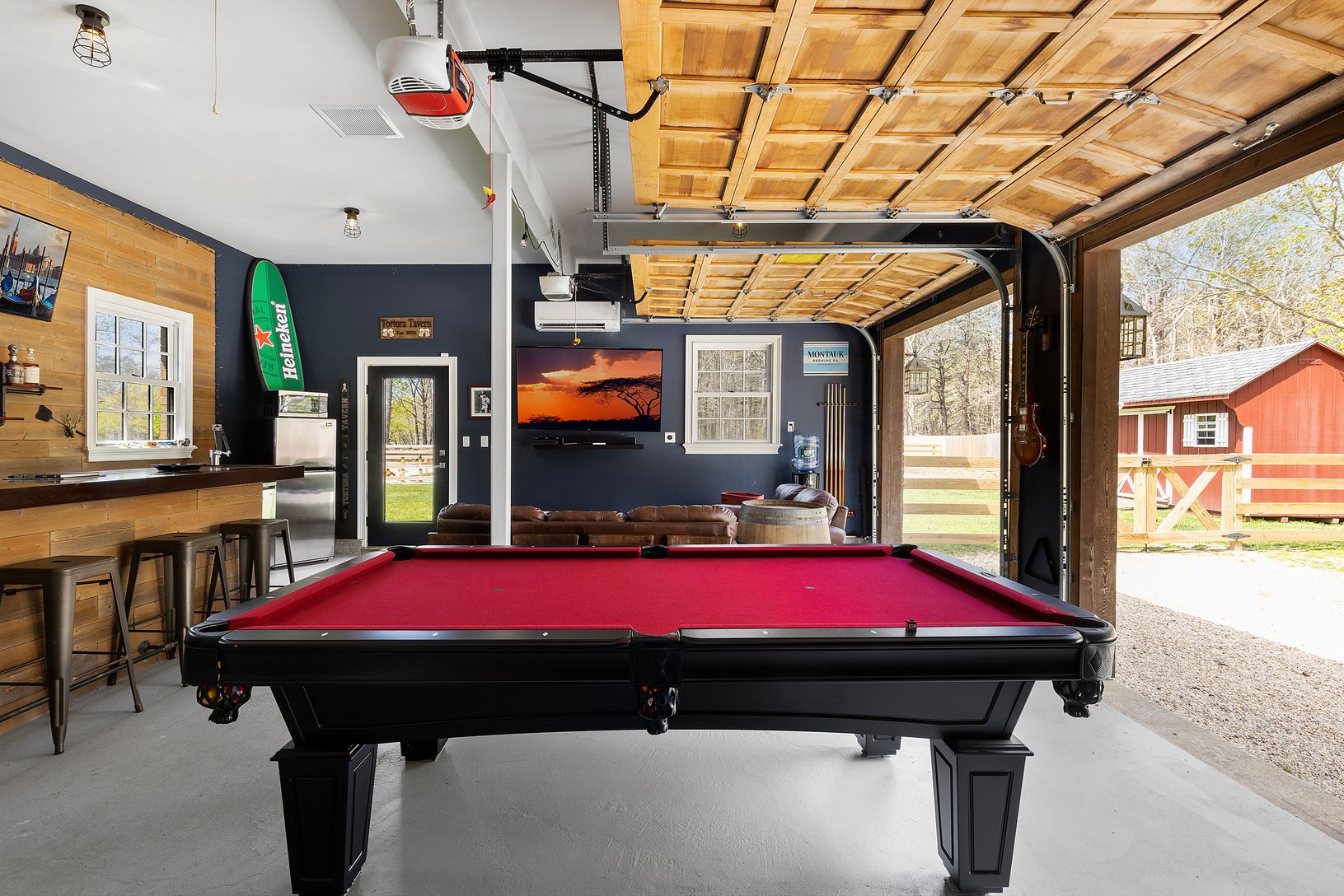  Three car garage club house. Full bar. Heated and air conditioned.