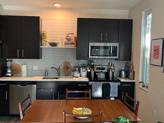 5th image of 723 Glenway St #205