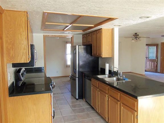 3rd image of 9304 Farragut Dr NE