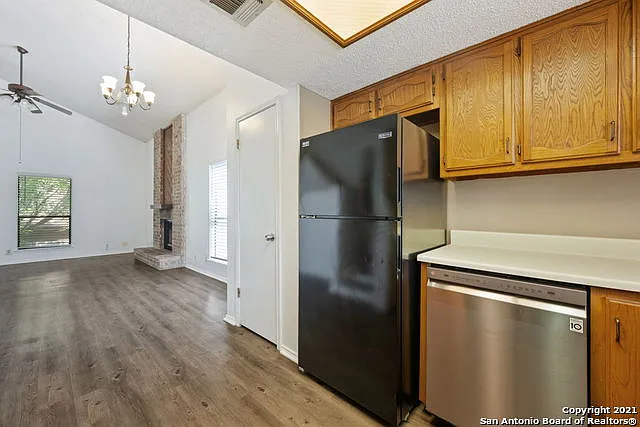 6406 Brook Cv — Photo 12