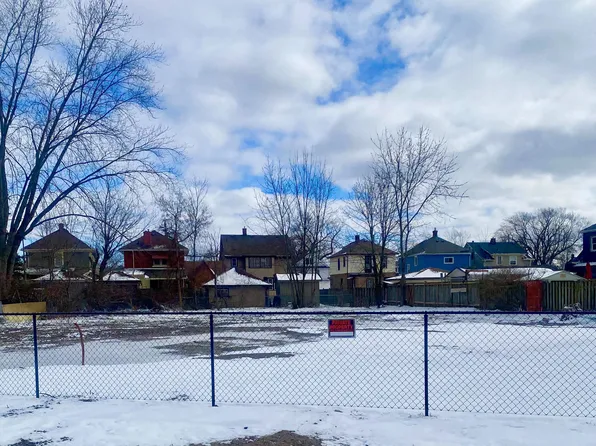 45 Riverside Dr, Welland, ON L3C 5C9