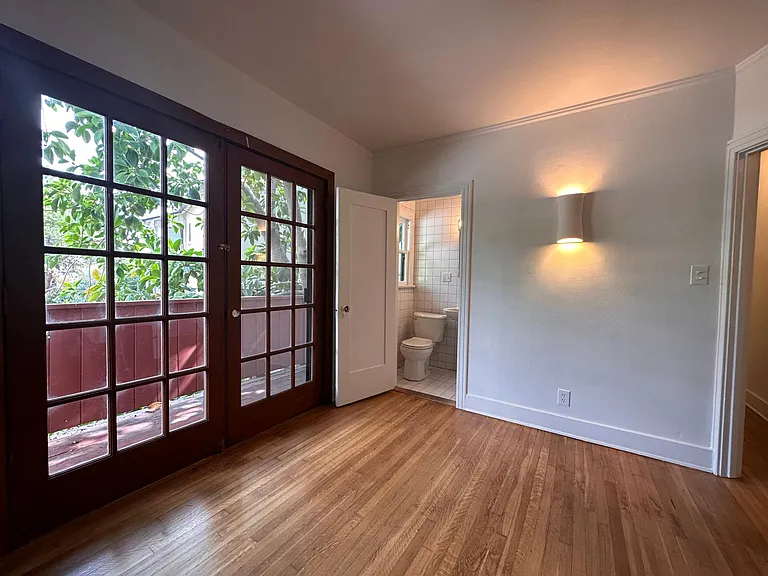 2074 Paramount Dr — Photo 8