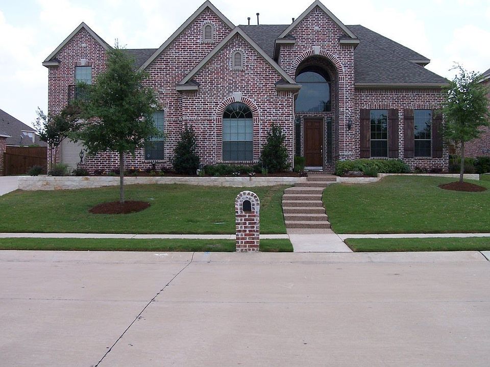 1st image of 909 Woodcliff Dr