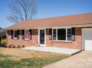 88 Skyview Ter, Asheville, NC 28806