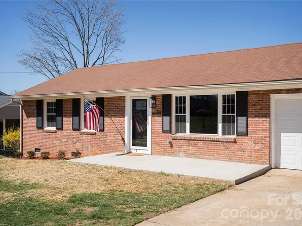 88 Skyview Ter, Asheville, NC 28806