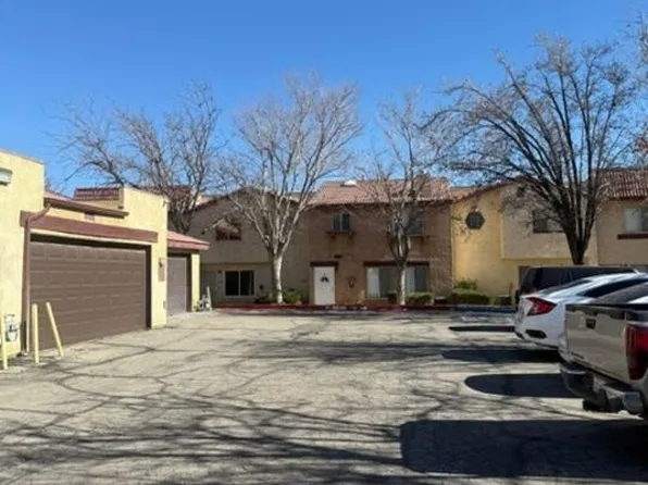 1700 E Avenue Q14 APT 3, Palmdale, CA 93550