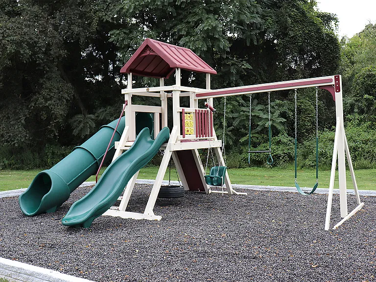 Mayfair Manor — Photo 3