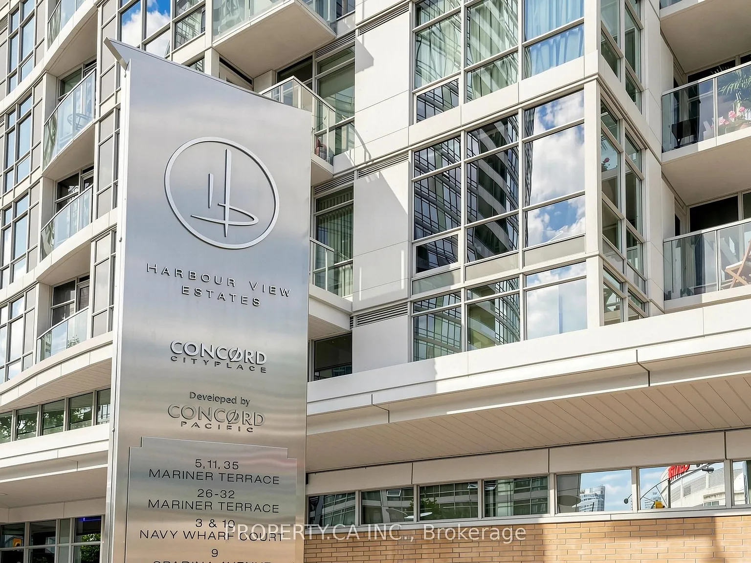 10 Navy Wharf Ct — Photo 4
