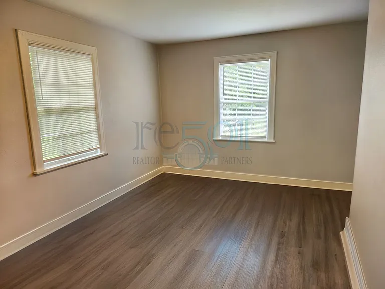 300 S Valentine St #4 — Photo 11