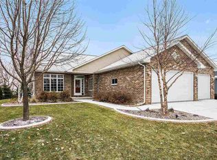 798 E River Dr, De Pere, WI 54115