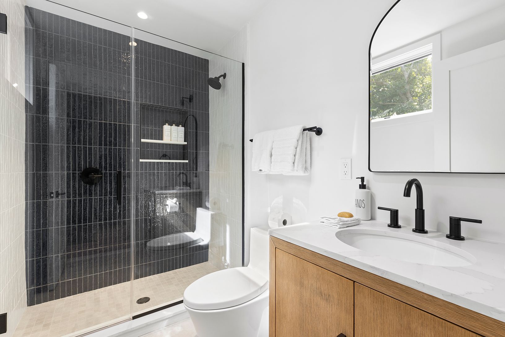  Bath en-suite 3
