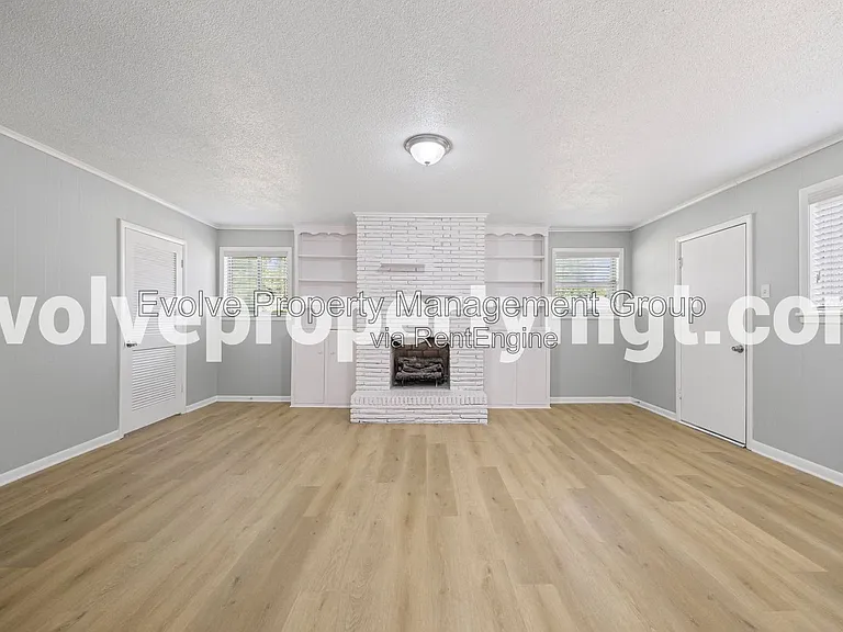 995 Avon Rd — Photo 11