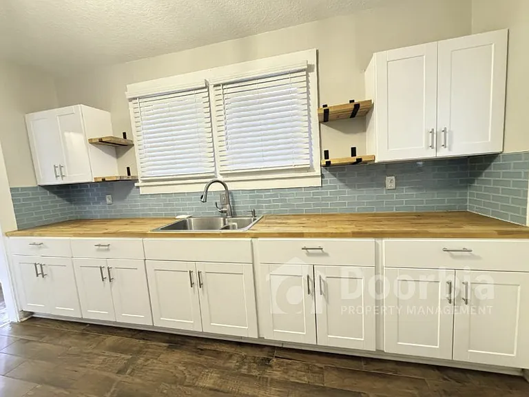 1763 Landon Ave — Photo 9