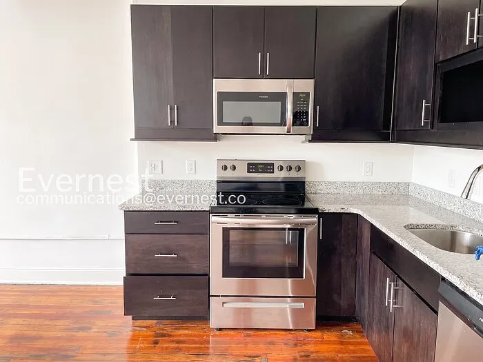 17 W Main St #203 — Photo 4