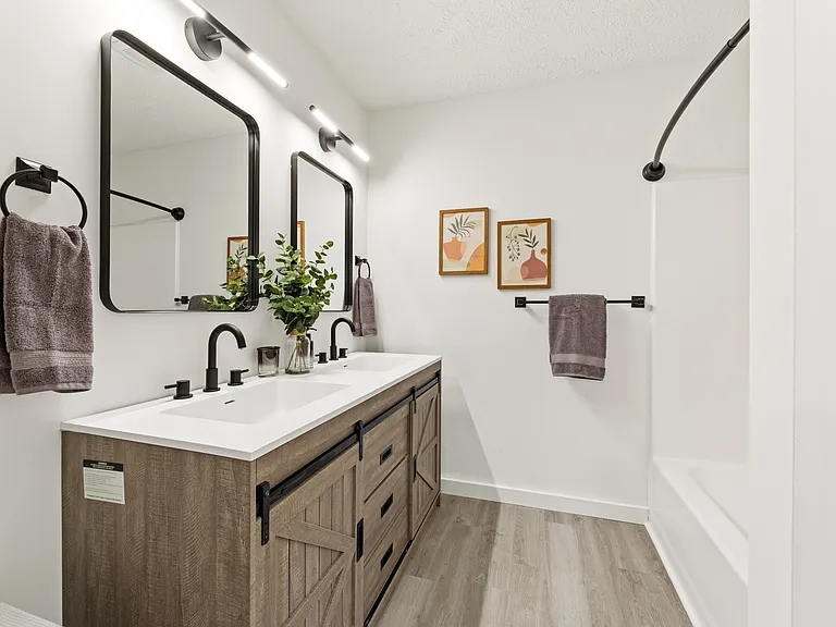 4352 Southvale Dr — Photo 25