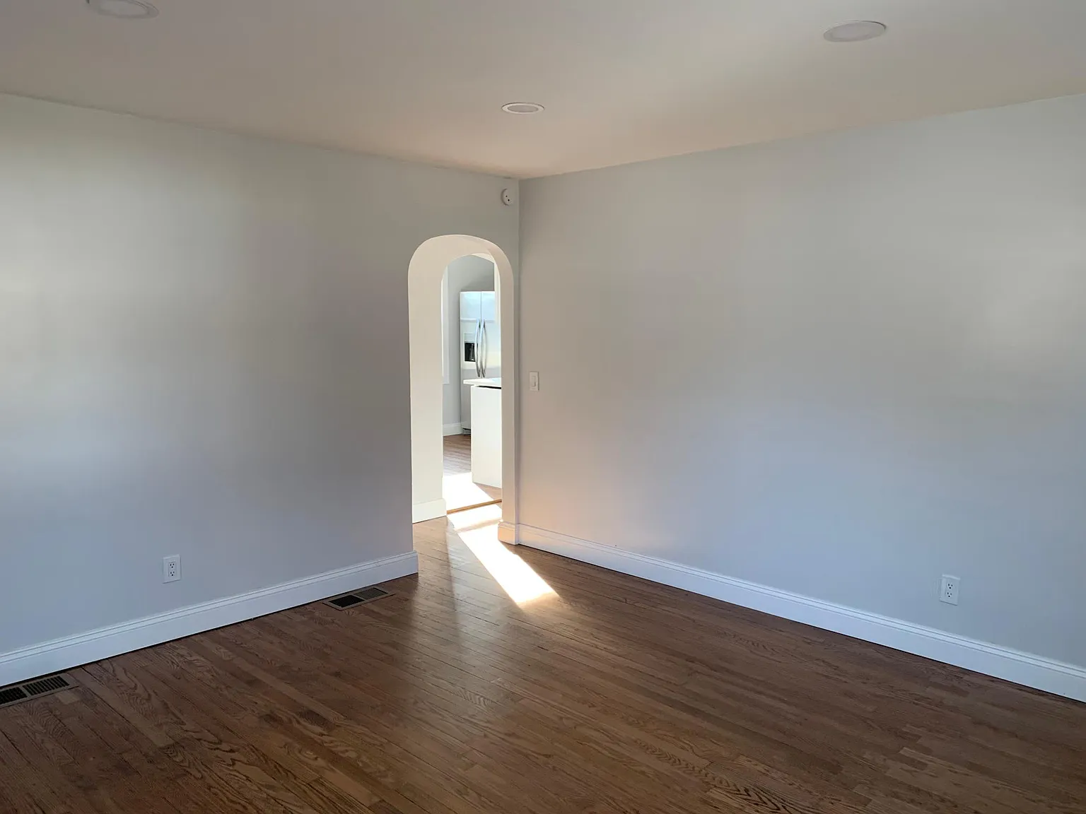 2 bed, 1100 sqft, $2,450 — Photo 3