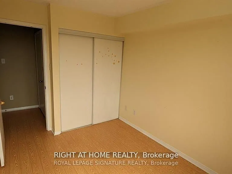 4869 Half Moon Grv #27 — Photo 22