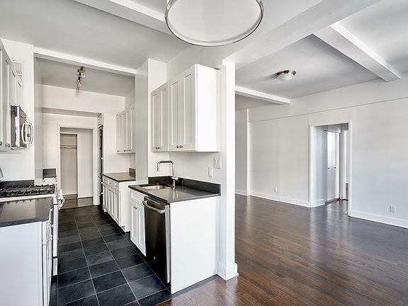 3rd image of 12 E 86th St APT 1439