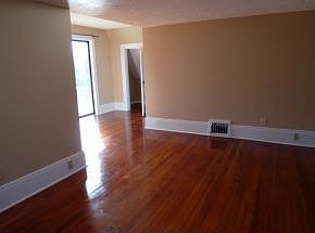 2nd image of 5012 Memorial Blvd