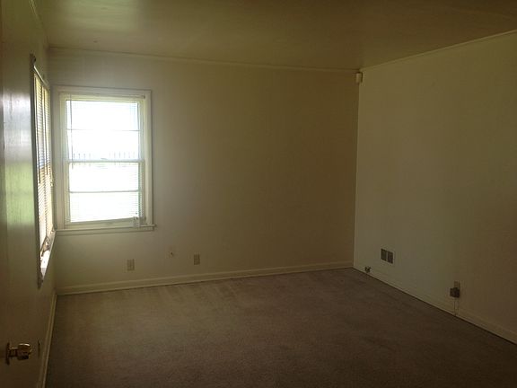 2nd image of 4032 Crown Point Avenue