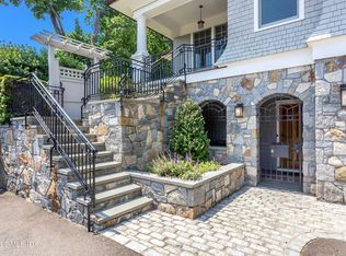 140 Havemeyer Pl #A, Greenwich, CT 06830